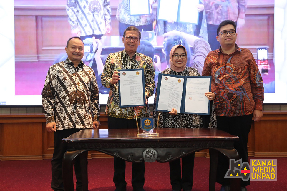 Unpad dan Kemenko PMK Teken Kerja Sama Penanggulangan Kemiskinan Ekstrem