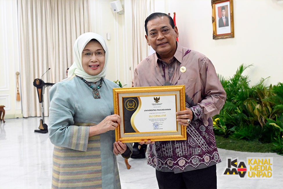 Unpad Masuk 10 Besar PTN Informatif pada Anugerah Keterbukaan Informasi Publik 2023