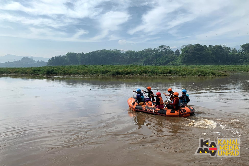 SAR Unpad Bantu Pencarian Korban Tenggelam di Sungai Citarum