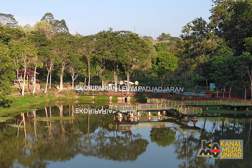 CCR Unpad-UI-Monash University-CSIRO Australia Gelar Pelatihan Audit Sampah untuk Riset di Citarum