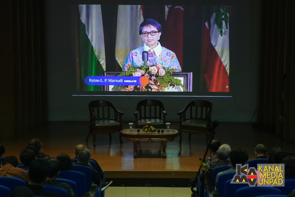 Unpad-Kemenlu RI Gelar Nonton Bareng Pernyataan Pers Tahunan Menlu 2024