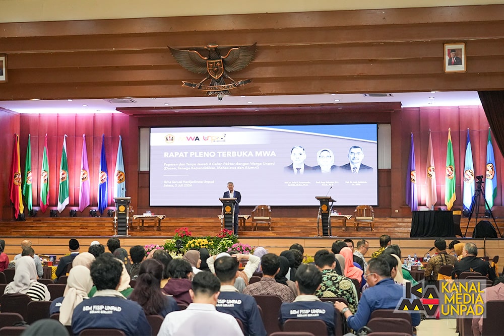 Tiga Calon Rektor Unpad Paparkan Program dalam Rapat Pleno Terbuka MWA