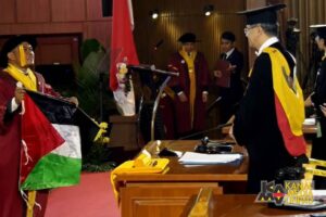 Wisudawan Bentangkan Bendera Palestina, Rektor Nyatakan Tidak Melanggar Aturan